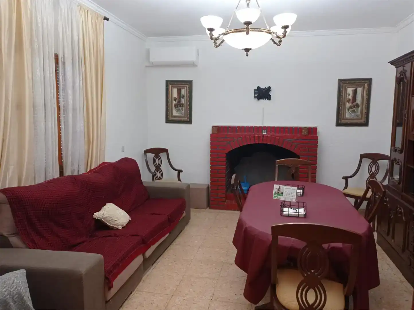Sala d'estar de Casa o xalet en venda en Argamasilla de Alba amb Aire condicionat i Piscina