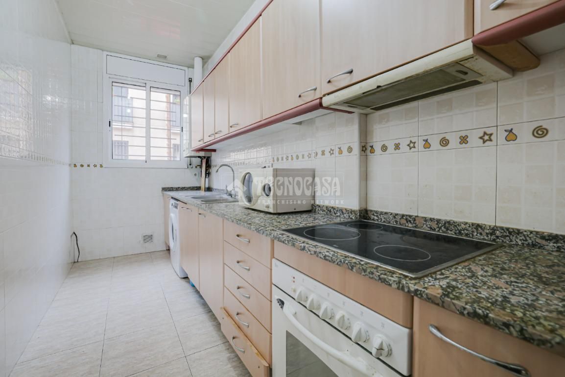 Kitchen of Flat for sale in Ripollet  with Air Conditioner and Heating