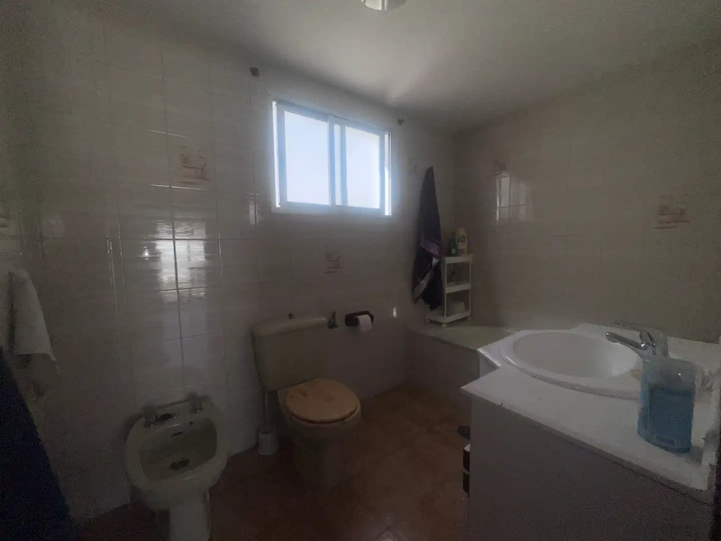 Baño de Piso en venta en Vélez-Málaga con Aire acondicionado, Calefacción y Jardín privado