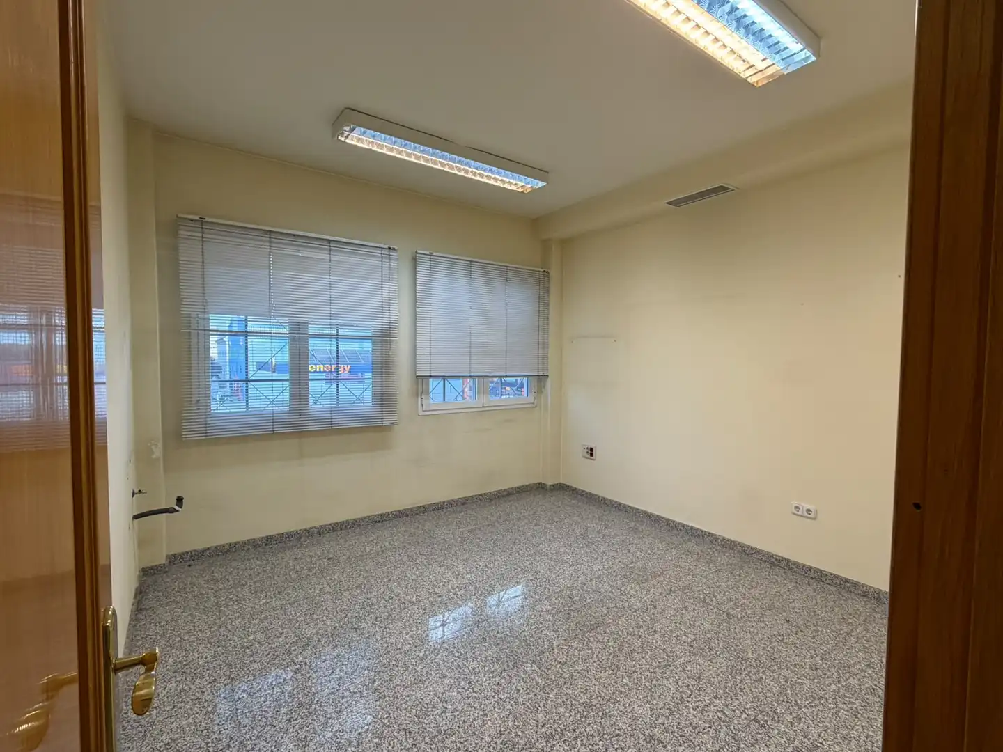 Oficina de alquiler en Sureste