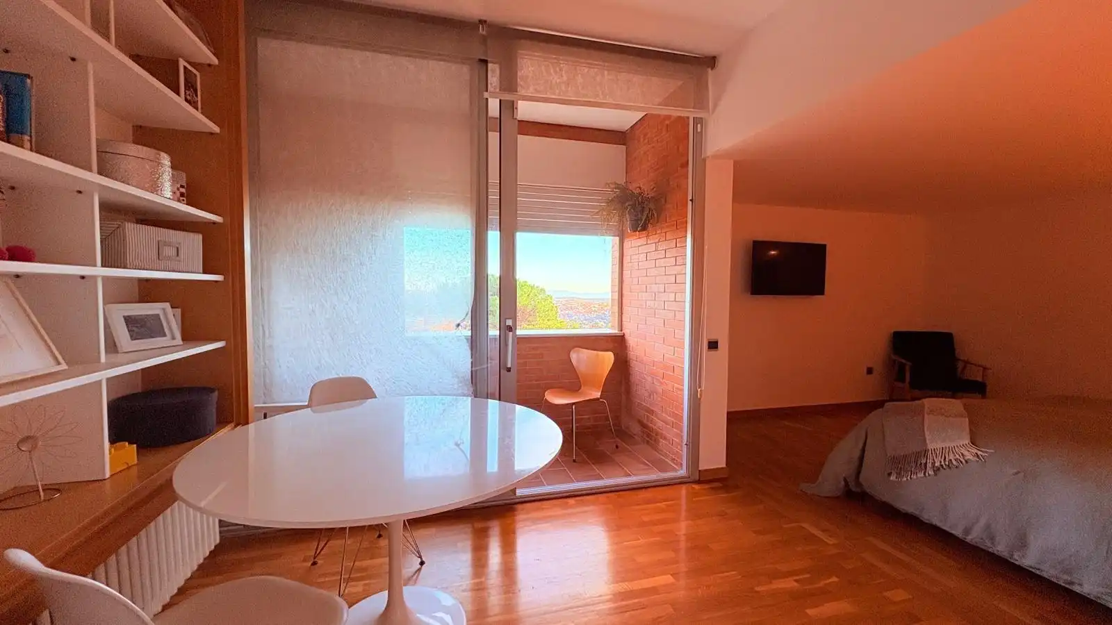 Dormitori de Casa o xalet en venda en Castellar del Vallès amb Calefacció, Jardí privat i Terrassa