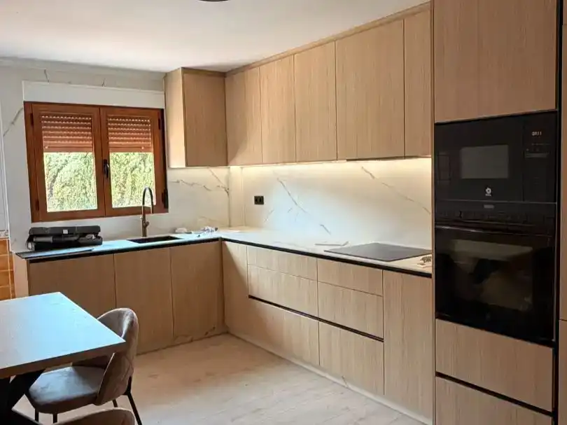 Cuina de Dúplex de lloguer en El Pinós / Pinoso amb Jardí privat, Parquet i Moblat