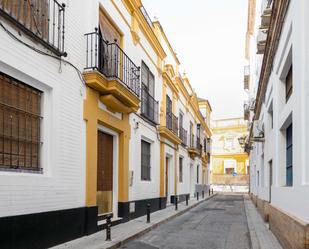 Vista exterior de Casa adosada en venda en  Sevilla Capital amb Terrassa i Balcó