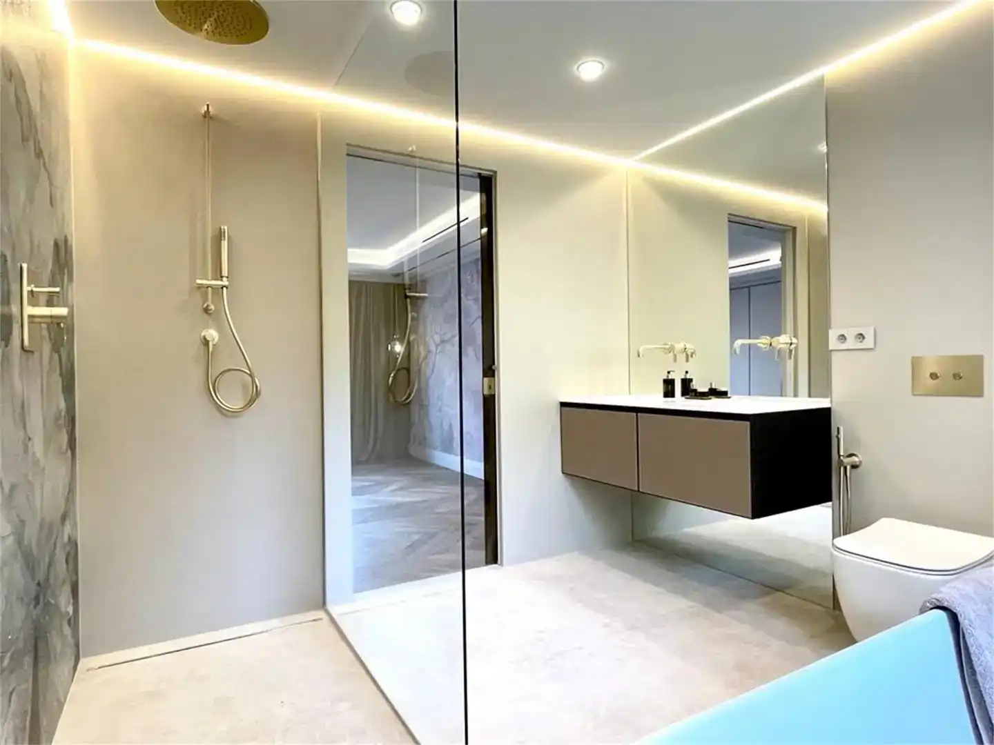 Baño de Piso en venta en  Palma de Mallorca con Aire acondicionado, Calefacción y Parquet