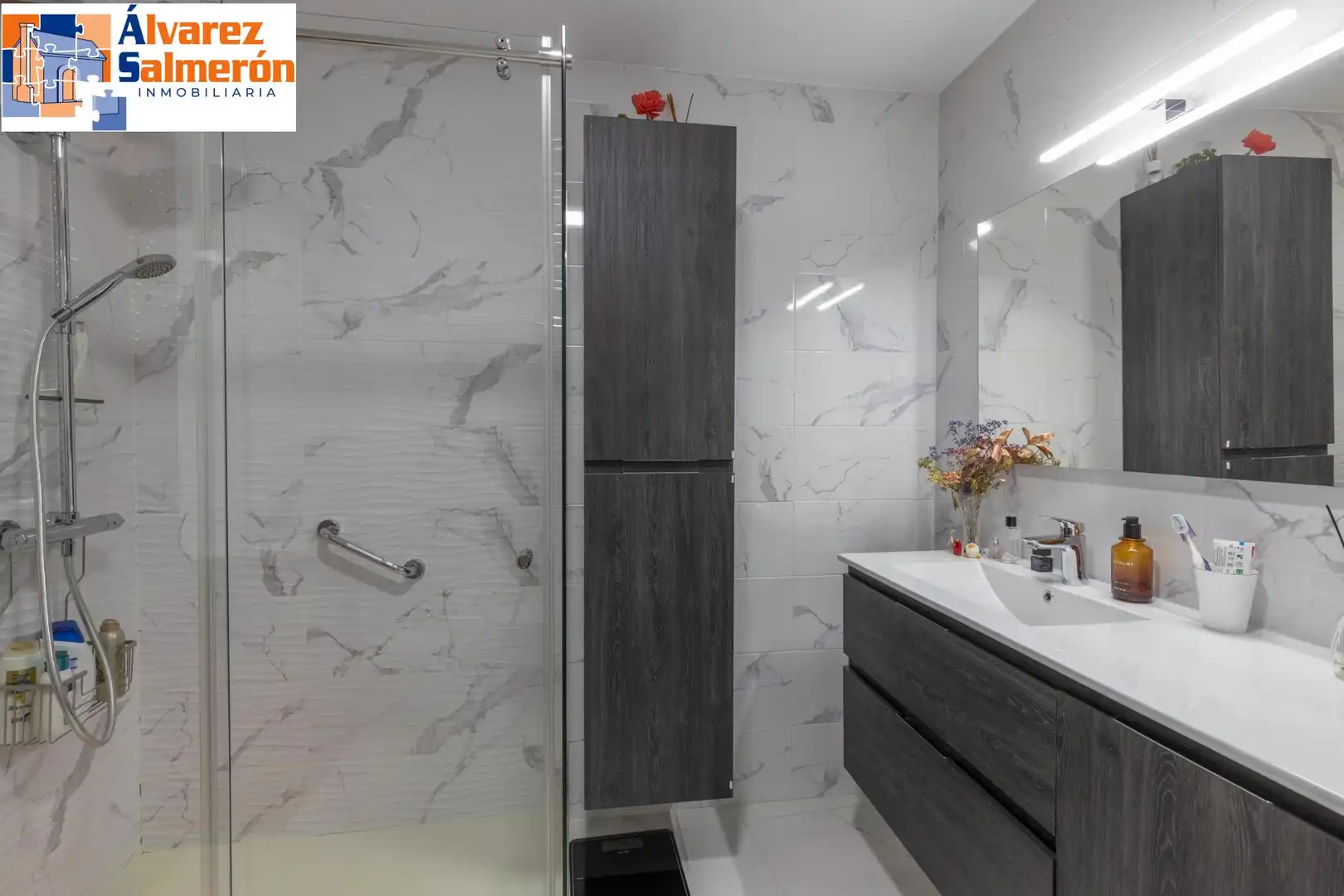 Baño de Piso en venta en Albolote con Aire acondicionado, Calefacción y Balcón