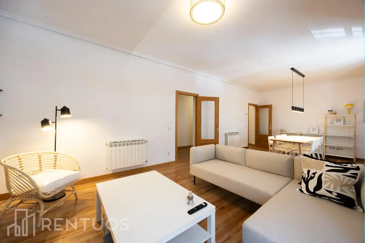 Wohnzimmer von Wohnung zur Miete in Madrid mit Heizung, Parkett und Möbliert