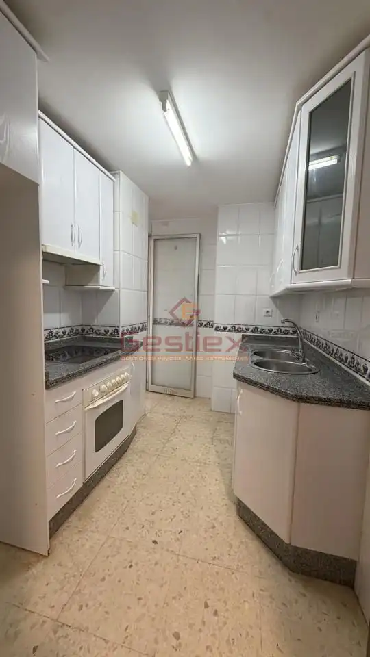 Flat with lift for sale in Avenida de San Antonio, imagen 3
