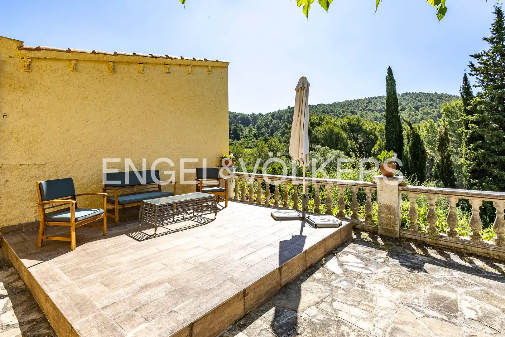 Terrassa de Casa o xalet en venda en Torrelles de Foix amb Calefacció, Jardí privat i Terrassa