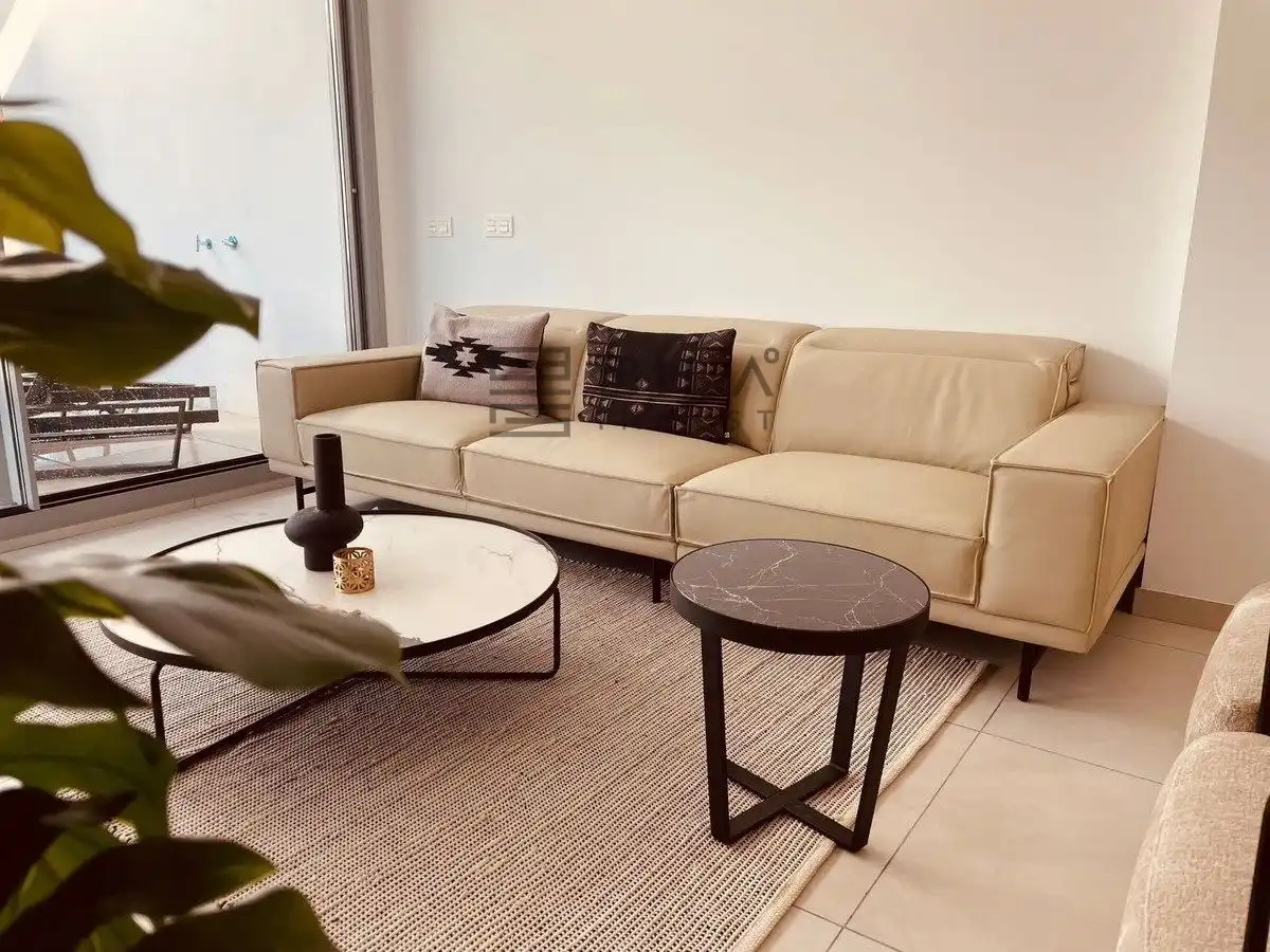 Sala d'estar de Àtic en venda en Marbella amb Aire condicionat, Terrassa i Traster