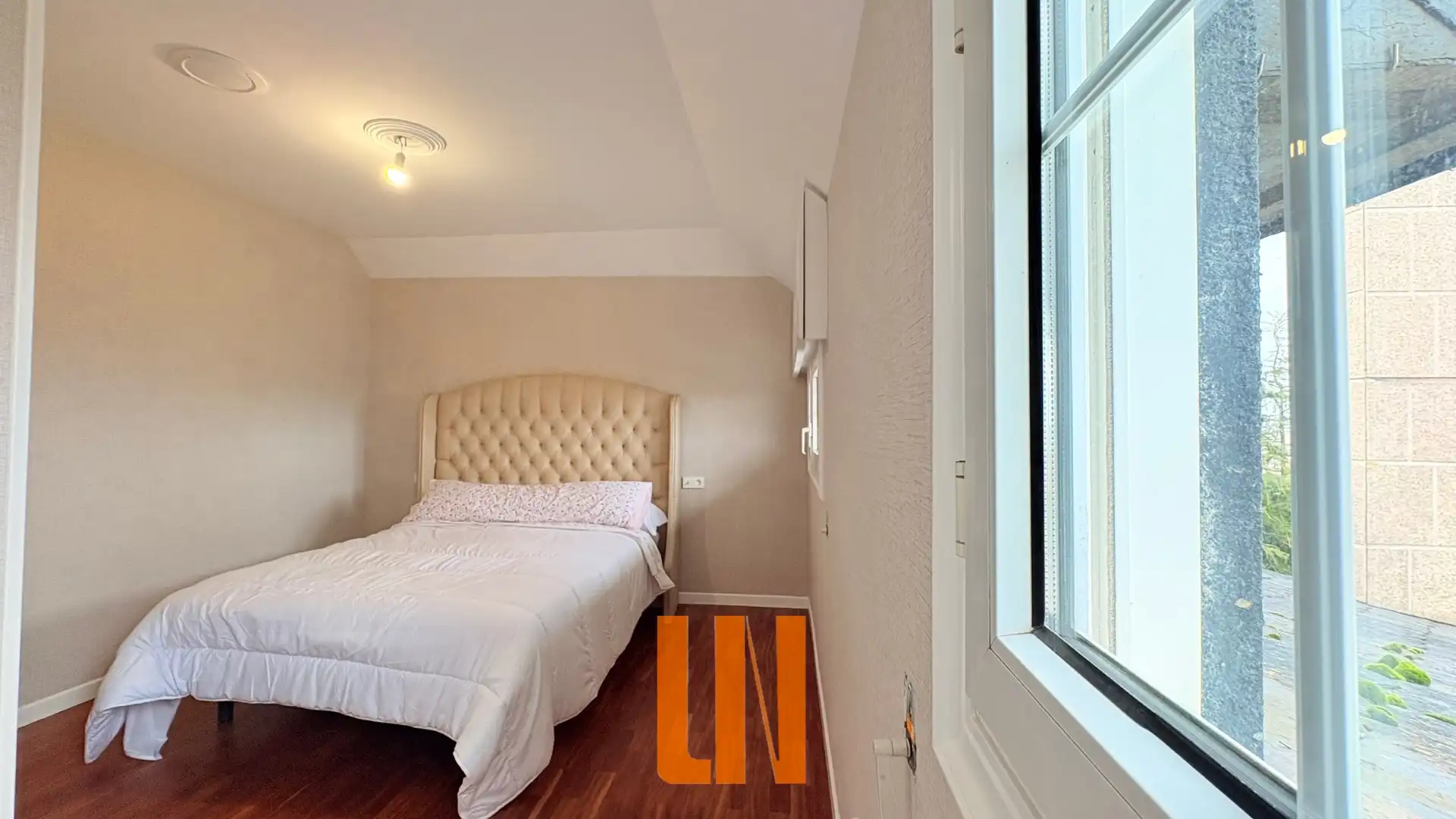 Habitación de Casa o chalet en venta en A Coruña Capital  con Calefacción, Jardín privado y Parquet
