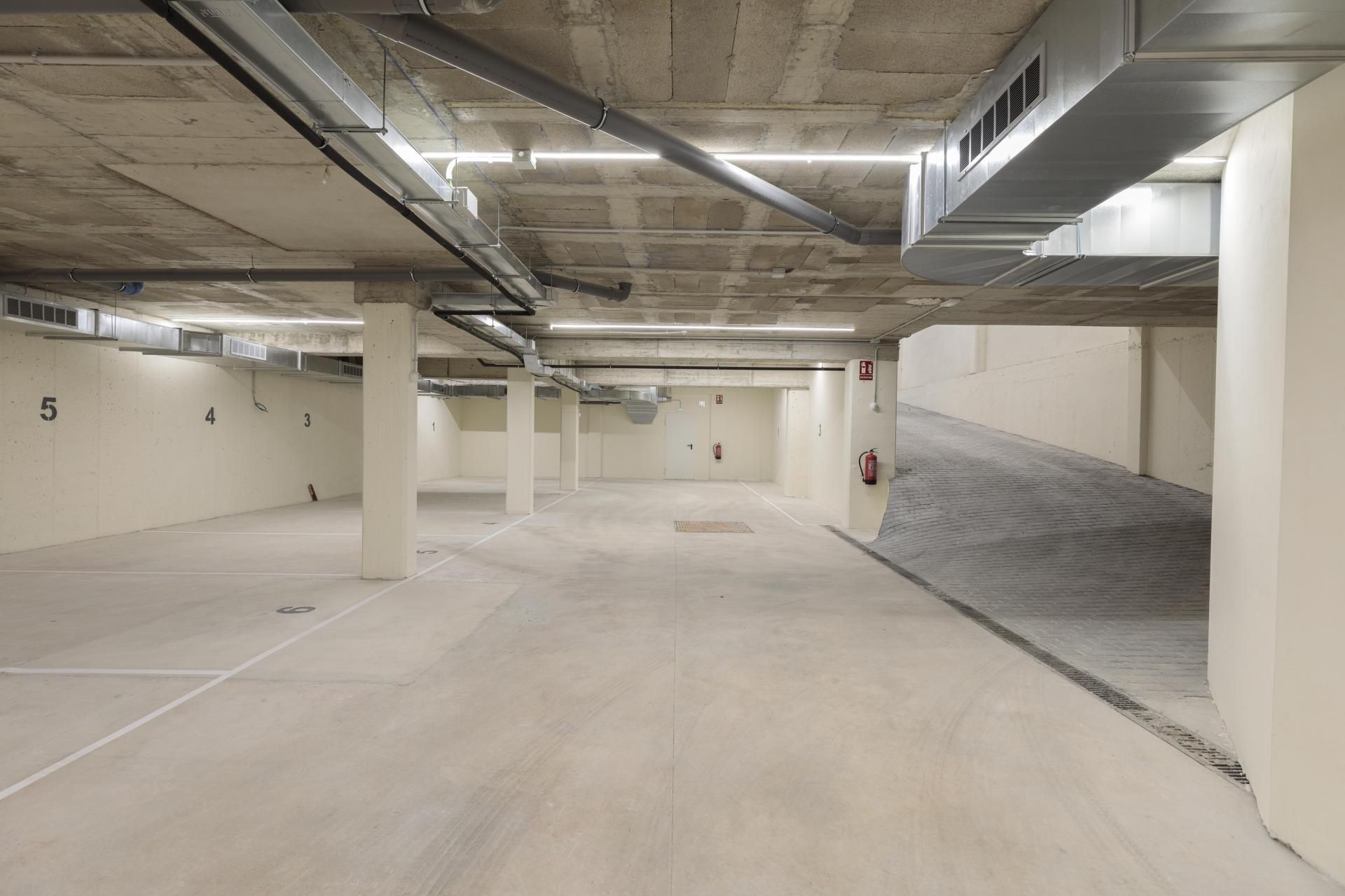 Garage for sale in Joan Salvat i Papasseit, Vinyets - Molí Vell