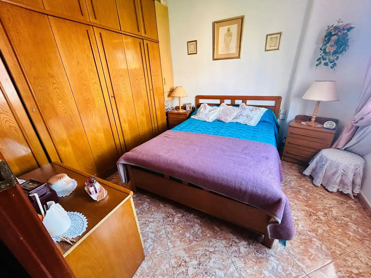 Habitación de Piso en venta en L'Hospitalet de Llobregat con Amueblado y Balcón