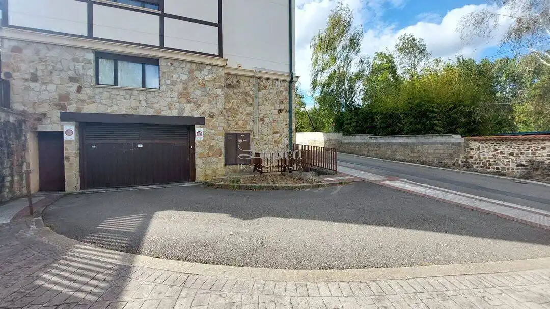 Außenansicht von Garage zur Miete in Lemoa