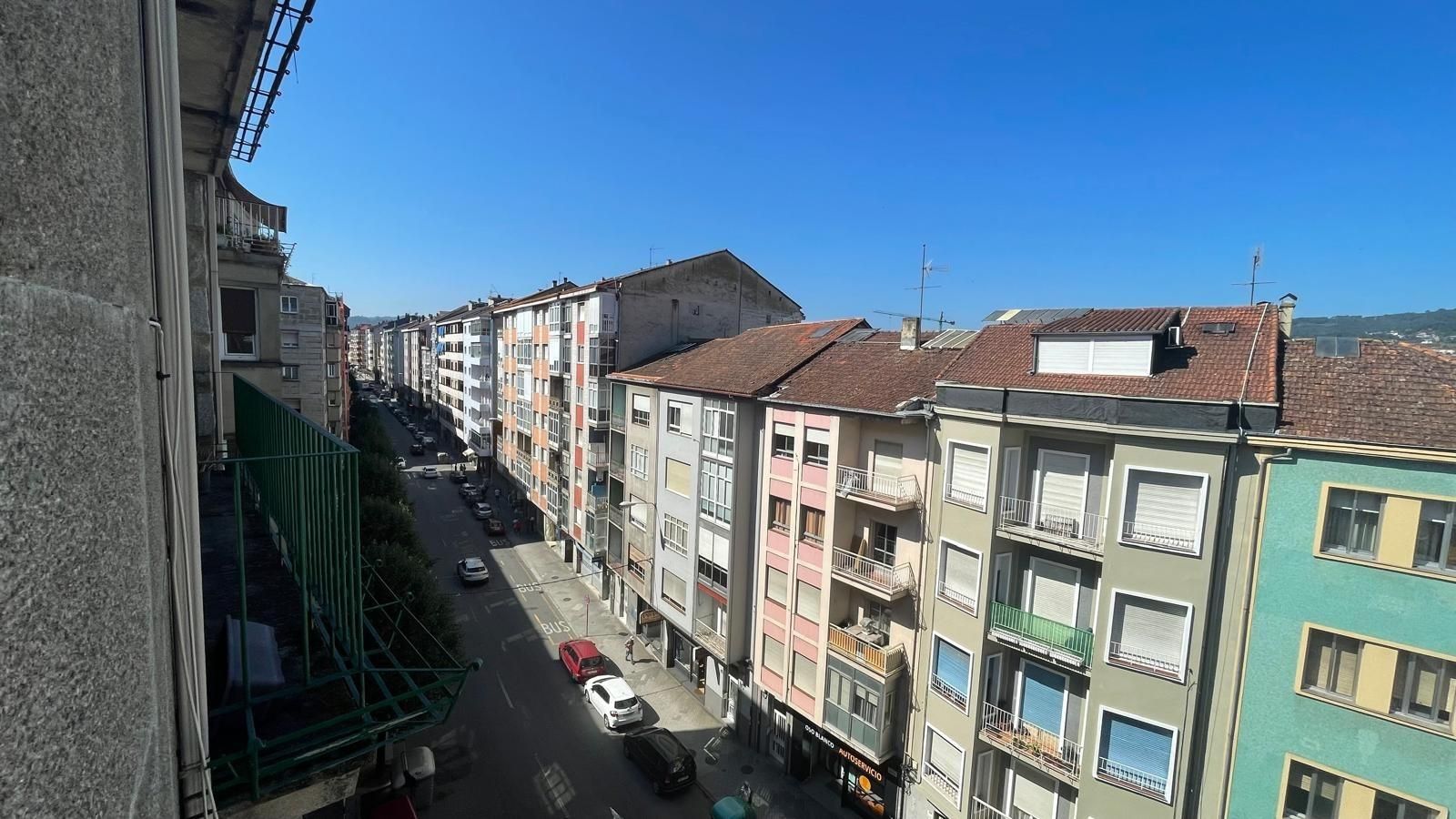 Vista exterior de Pis en venda en Ourense Capital  amb Aire condicionat, Calefacció i Jardí privat