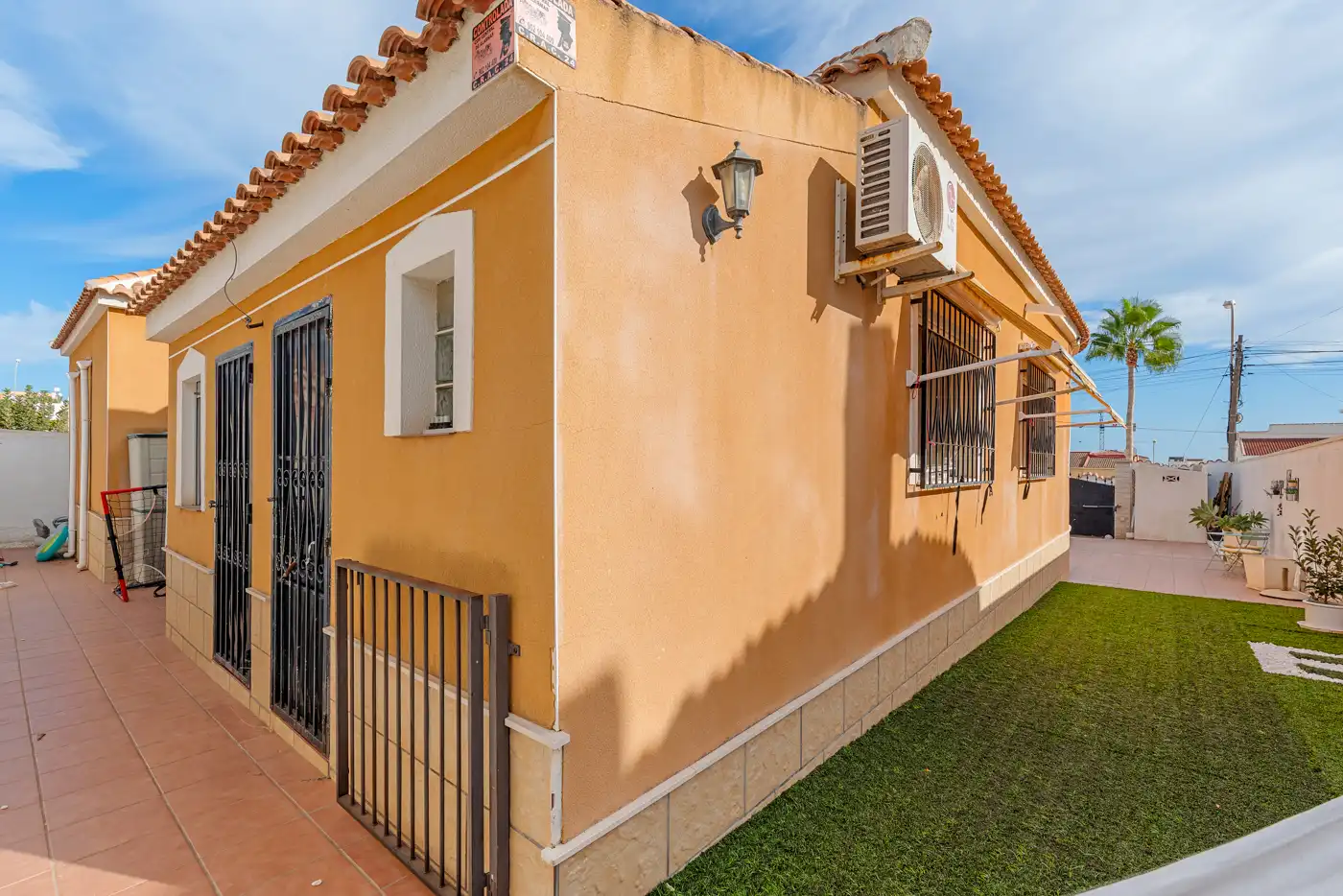 Vista exterior de Casa o chalet en venta en Rojales con Aire acondicionado, Jardín privado y Terraza