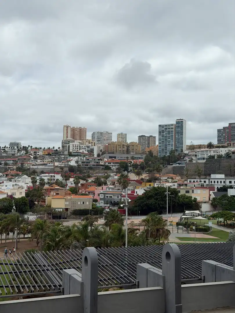 Vista exterior de Piso de alquiler en Las Palmas de Gran Canaria con Amueblado
