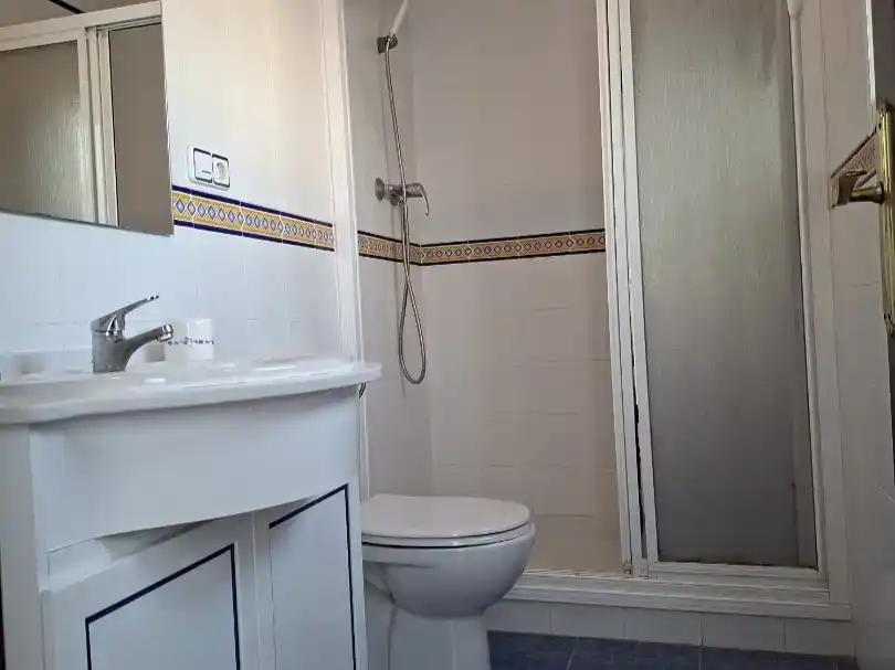 Bany de Pis en venda en Bornos amb Aire condicionat, Jardí privat i Moblat