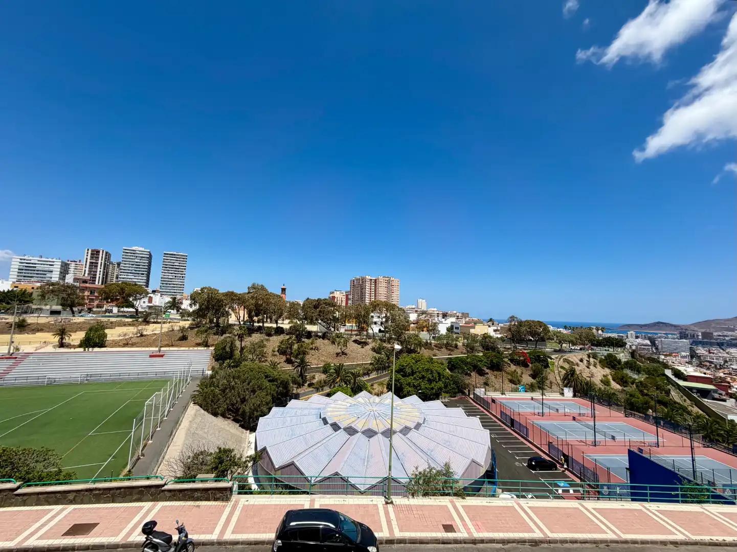 Vista exterior de Ático en venta en Las Palmas de Gran Canaria con Terraza