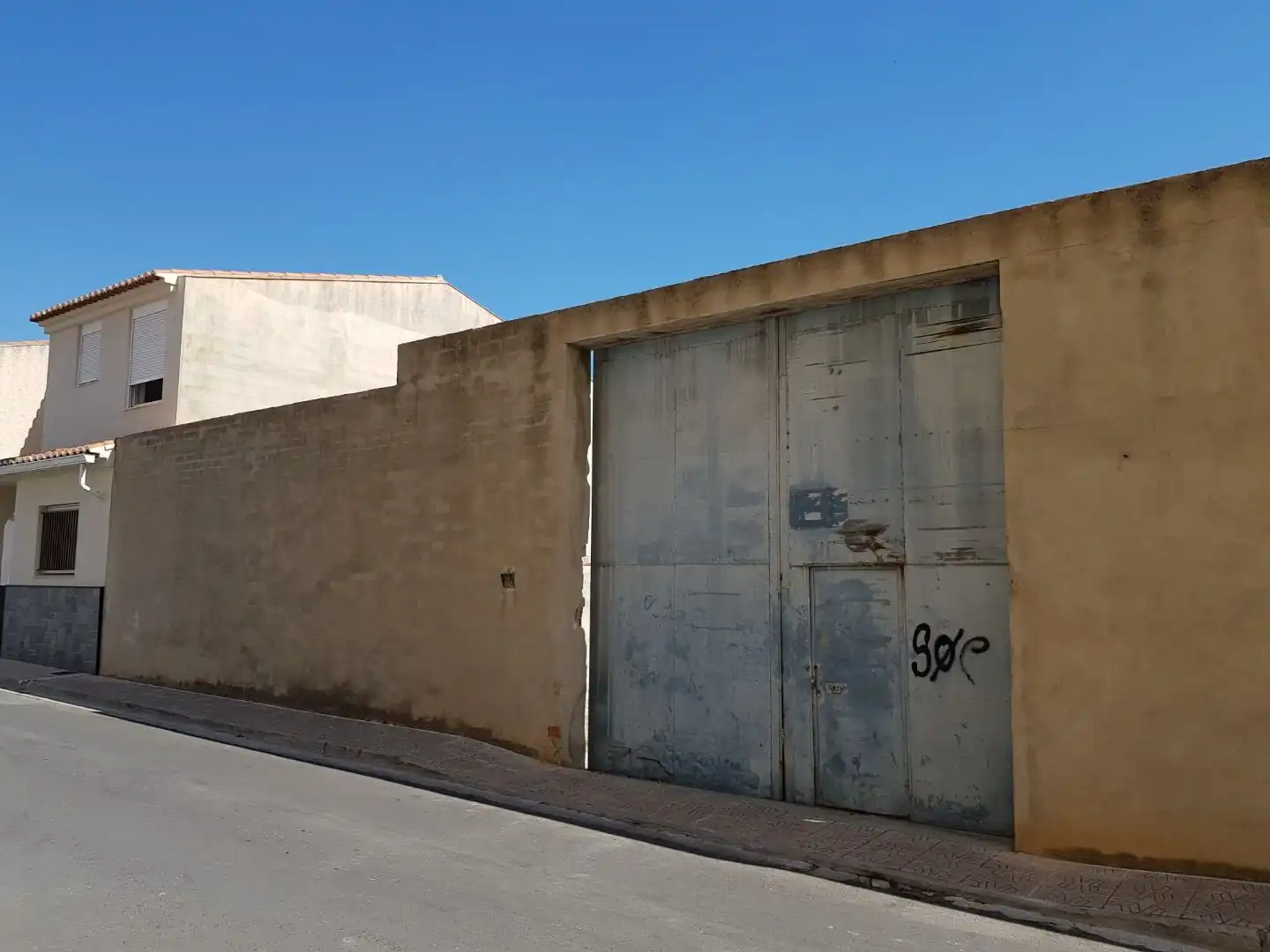 Vista exterior de Nave industrial en venta en L'Olleria
