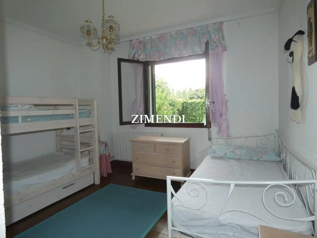 Bedroom of Houses for sale in Albelda de Iregua  with Heating, Terrace and Swimming Pool