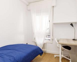 Bedroom of Flat to share in  Zaragoza Capital  with Air Conditioner and Terrace