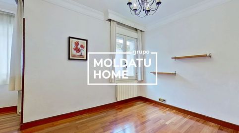 Foto 2 de Piso en venta en Avda Madariaga, San Pedro de Deusto - La Ribera, Bilbao