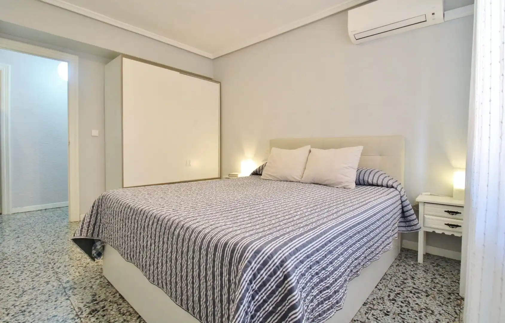 Habitación de Piso en venta en Alicante / Alacant con Aire acondicionado, Calefacción y Terraza