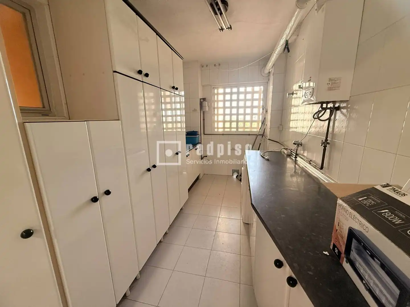Flat for rent in Demóstenes, El Cónsul - Ciudad Universitaria - El Romeral