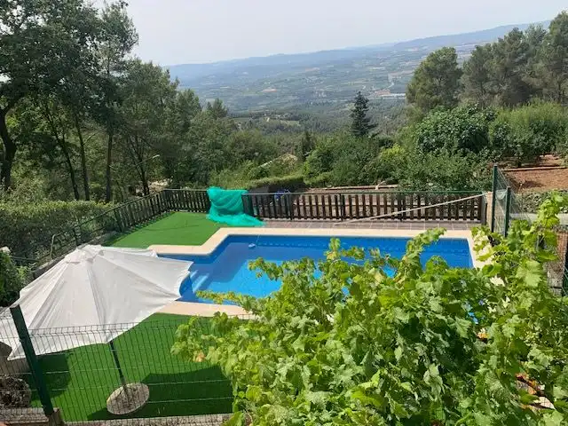 Chalet con piscina en venta en Carretera Corbera a Gelida 0
