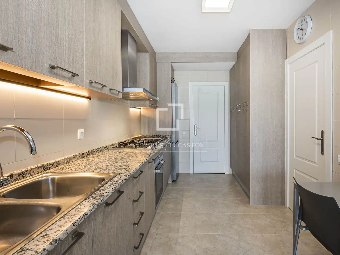 Kitchen of Flat for sale in Sant Cugat del Vallès  with Air Conditioner, Heating and Terrace