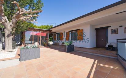 Vista exterior de Casa o xalet en venda en Bigues i Riells amb Calefacció, Jardí privat i Terrassa