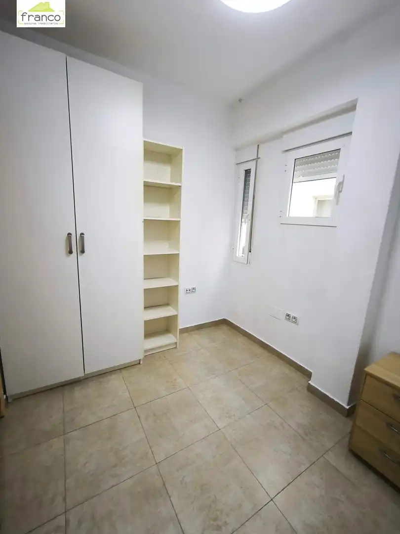 Schlafzimmer von Wohnung zur Miete in Murcia mit Möbliert