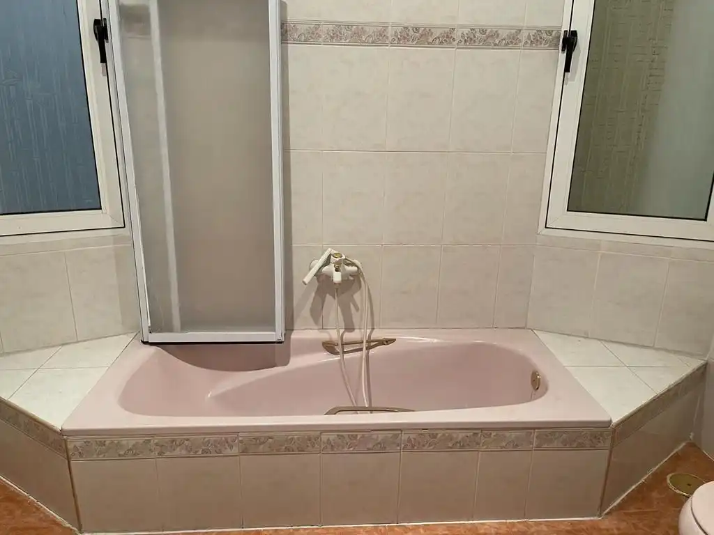 Badezimmer von Haus oder Chalet zum Verkauf in Alcázar de San Juan mit Klimaanlage, Heizung und Terrasse