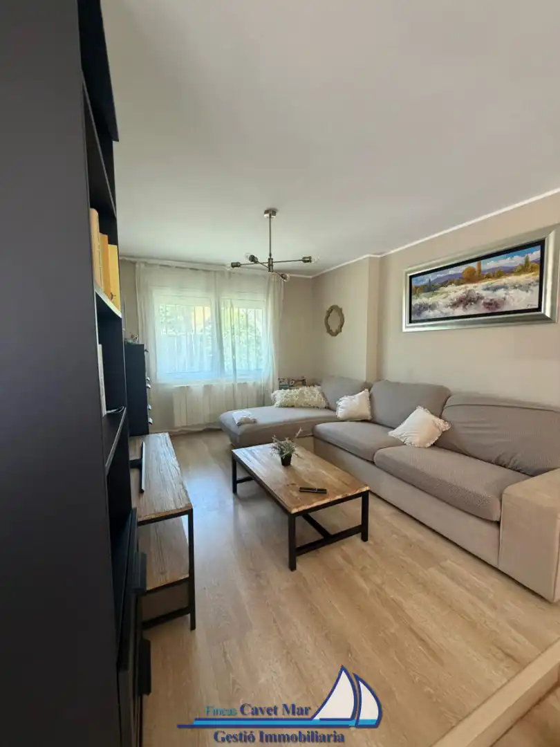 Sala d'estar de Casa adosada en venda en Cambrils amb Aire condicionat, Calefacció i Jardí privat