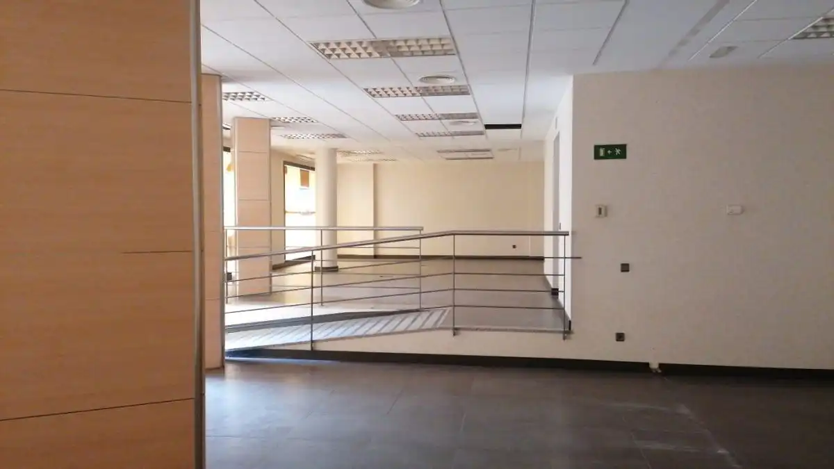 Local comercial en venda a Parque de la Paloma, imagen 4