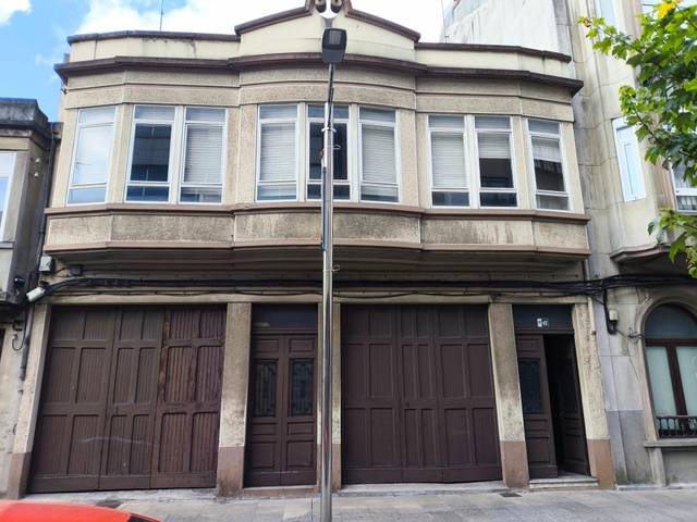 Casa-chalet en Venta en  SOL en Carballo