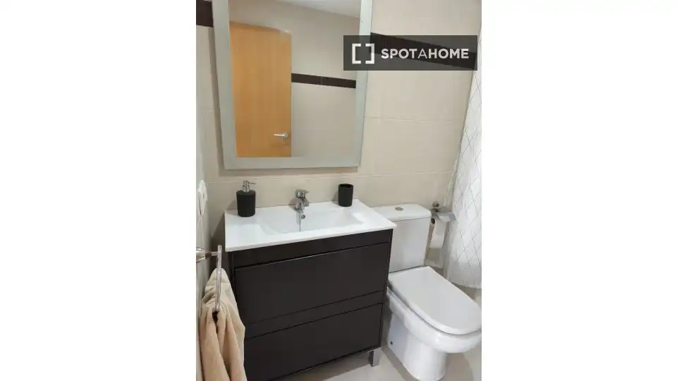 Baño de Piso de alquiler en Daimús con Aire acondicionado, Calefacción y Amueblado