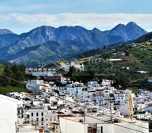 Vista exterior de Casa o xalet en venda en Torrox amb Terrassa i Forn