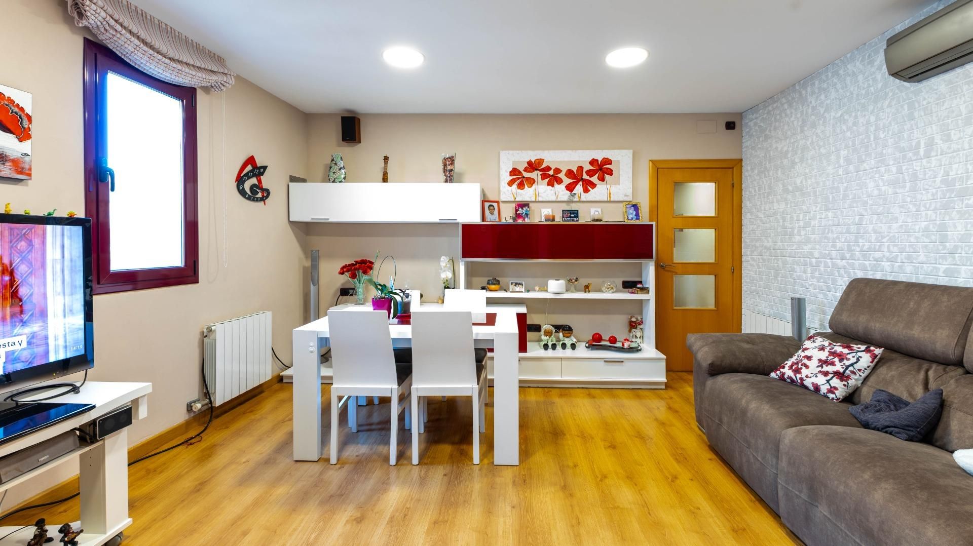 Dining room of Flat for sale in  Barcelona Capital  with Air Conditioner, Heating and Parquet flooring