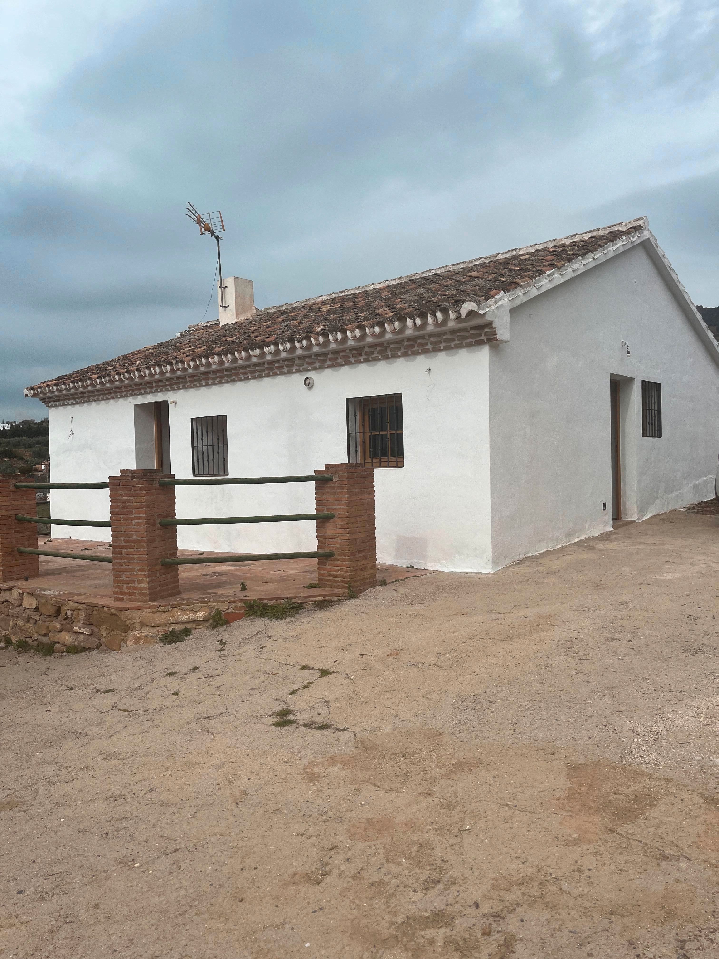 Vista exterior de Finca rústica en venda en Villanueva de la Concepción amb Terrassa i Moblat