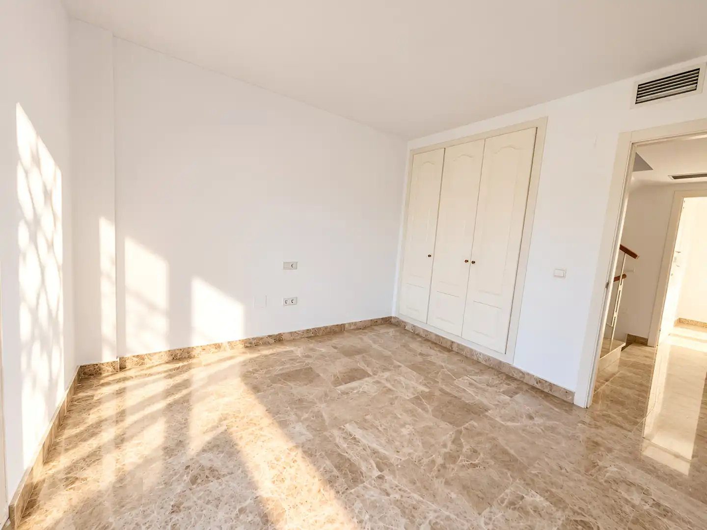 Adosado con piscina en venta en Nueva Andalucía, imagen 16