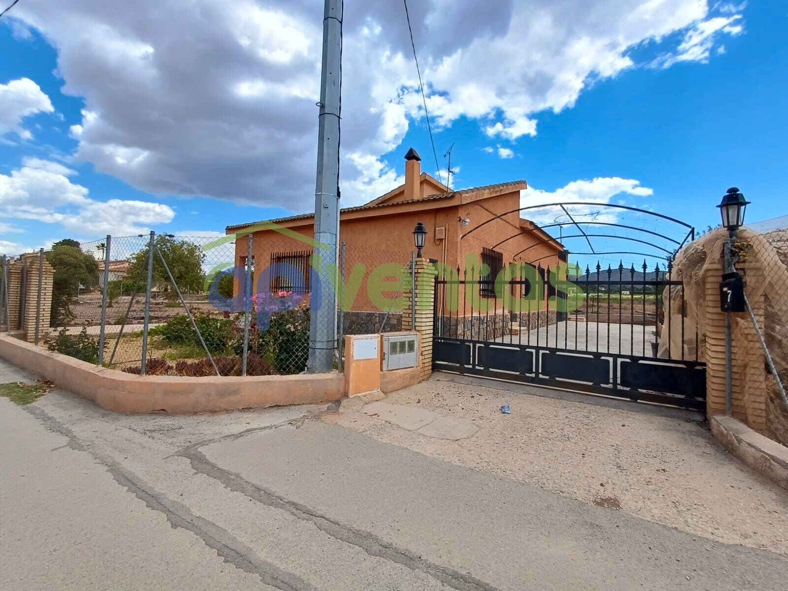 Vista exterior de Casa o xalet en venda en Lorca amb Calefacció, Jardí privat i Terrassa