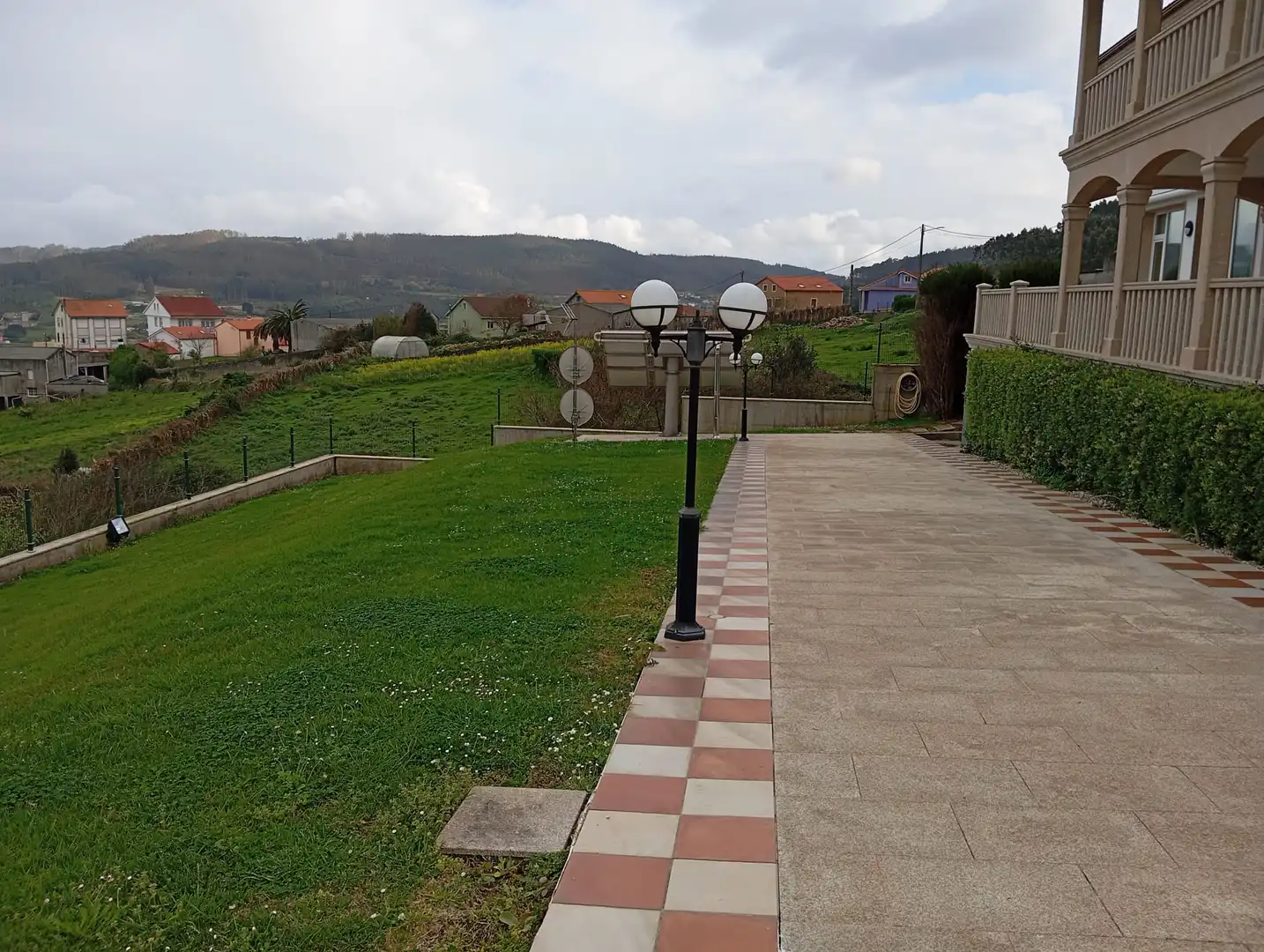 Jardín de Casa o chalet de alquiler en Carballo con Amueblado, Horno y Se aceptan mascotas