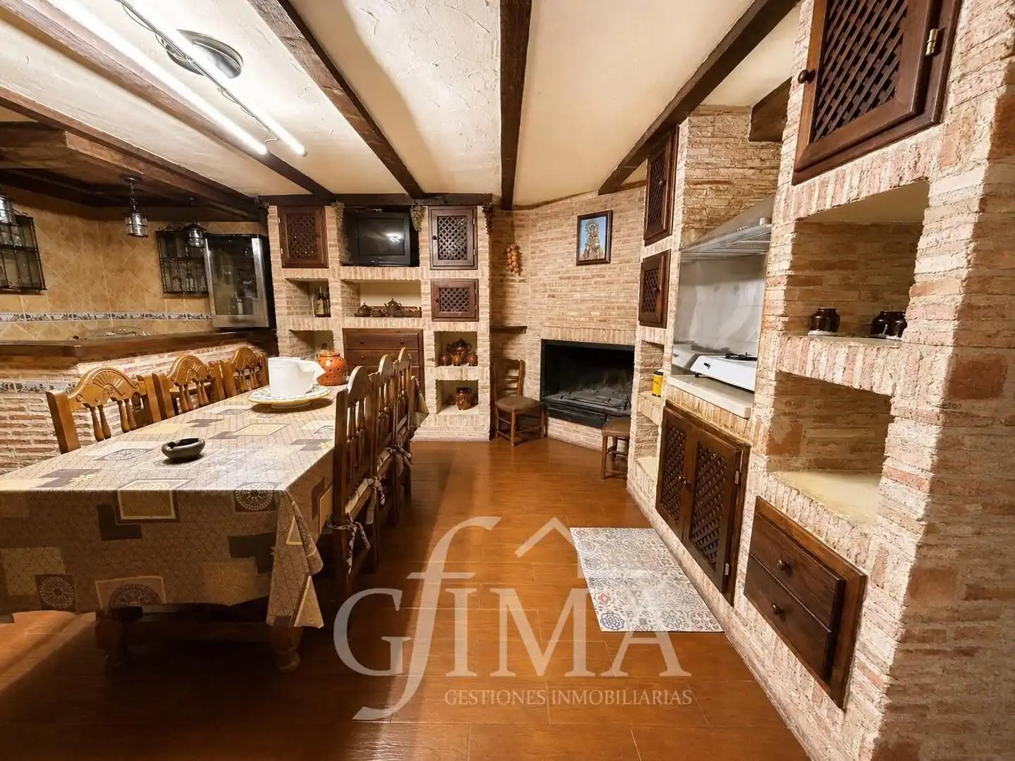 Casa adosada en venta en Tomelloso con Calefacción, Trastero y Amueblado