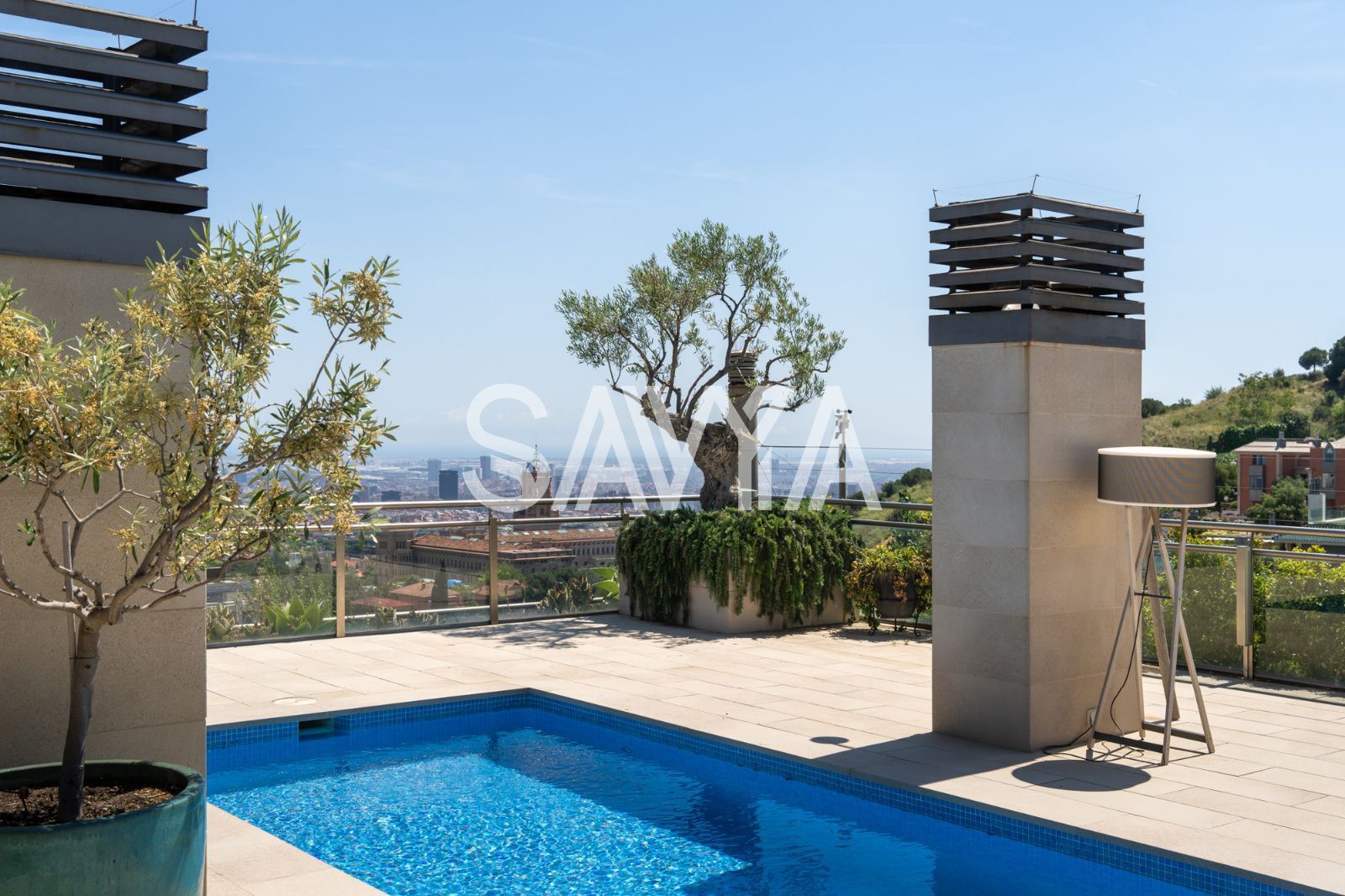 Piscina de Àtic en venda en  Barcelona Capital amb Aire condicionat, Calefacció i Jardí privat