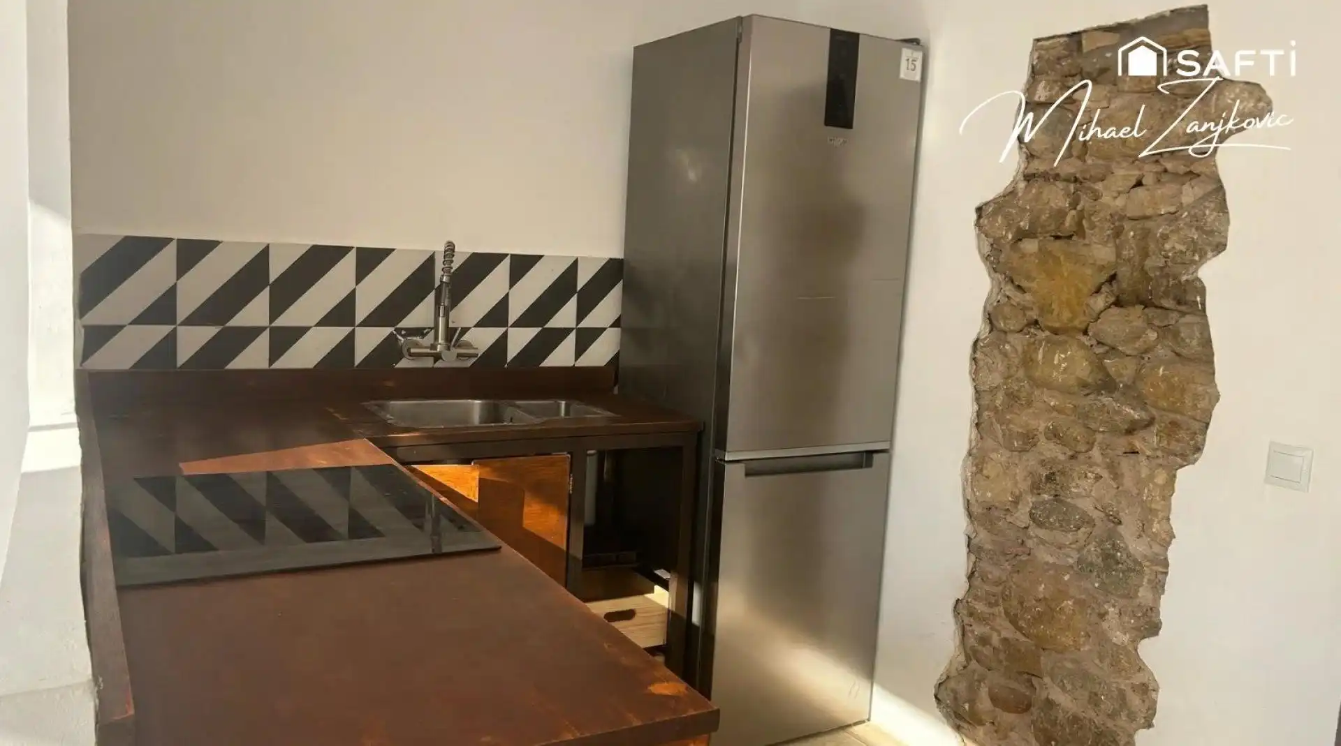 Cuina de Casa adosada en venda en Girona amb Aire condicionat, Calefacció i Terrassa