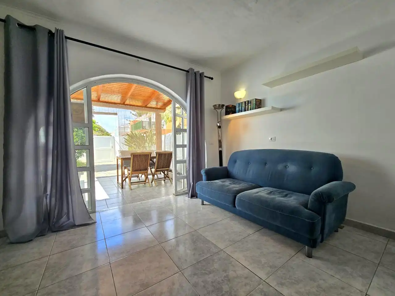 Sala de estar de Dúplex de alquiler en San Bartolomé de Tirajana con Terraza, Amueblado y Piscina comunitaria