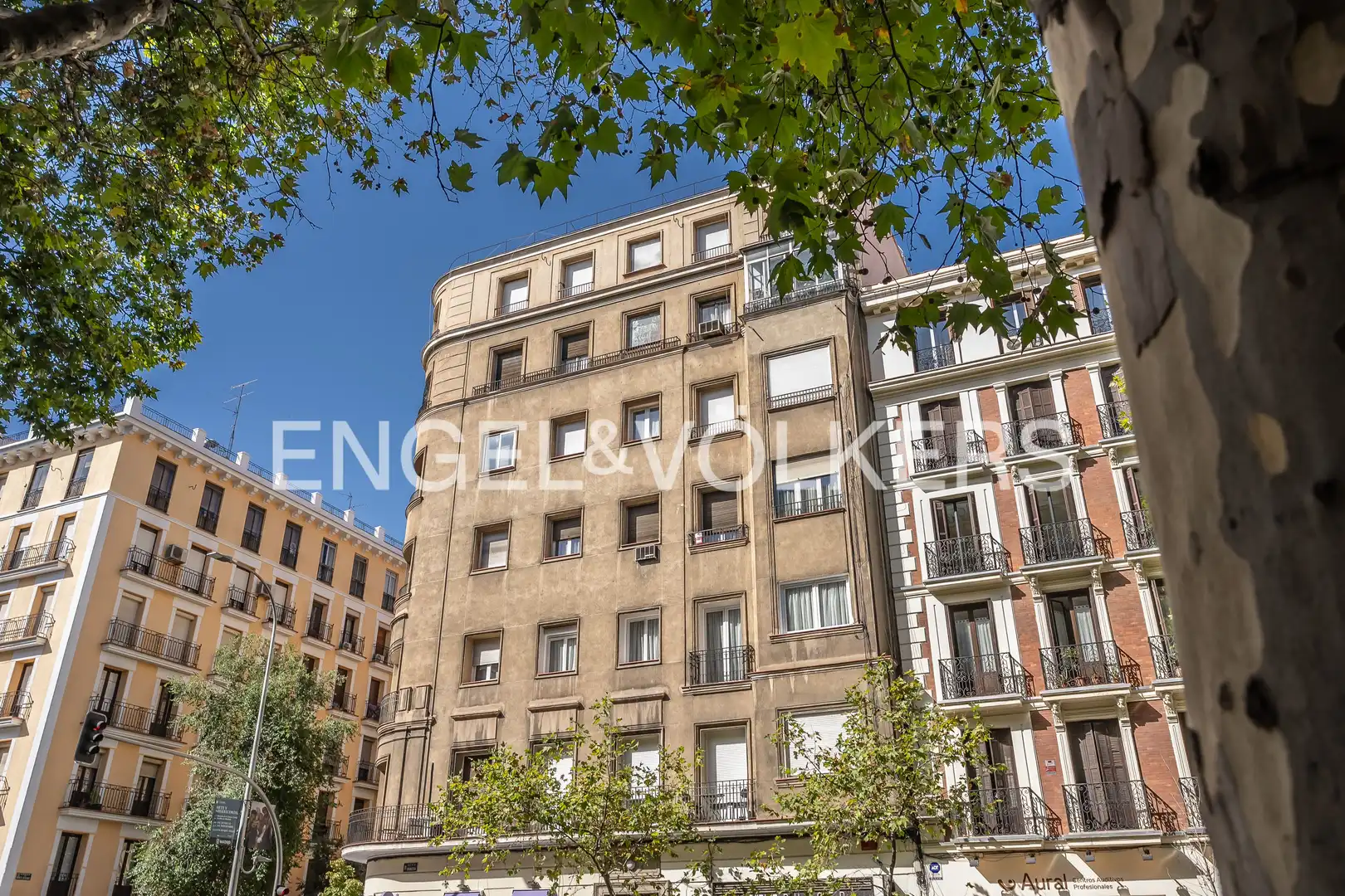 Vista exterior de Pis en venda en Madrid amb Aire condicionat, Calefacció i Balcó