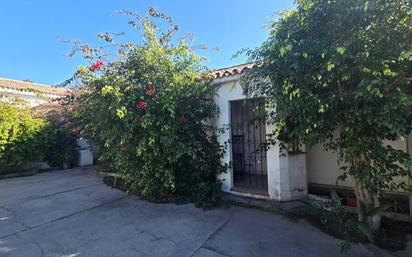 Vista exterior de Casa o xalet en venda en Los Barrios amb Piscina i Alarma