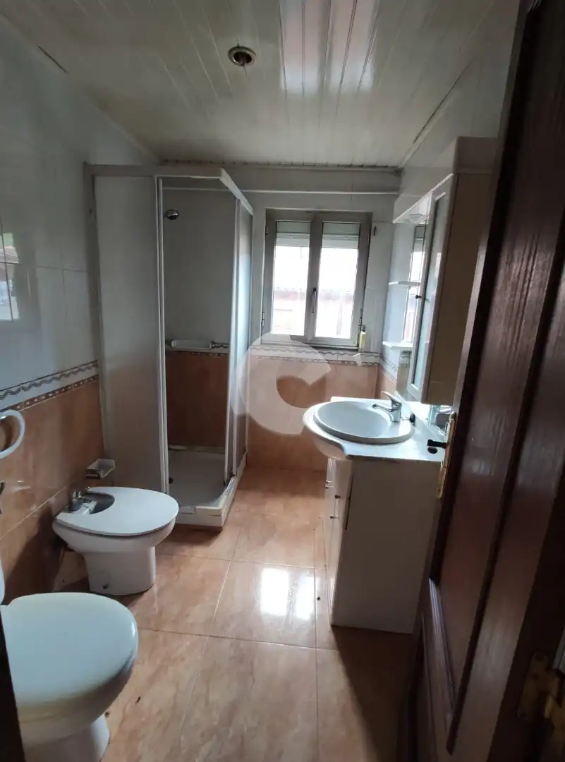 Bathroom of Detached homes for sale in Ourense Capital 